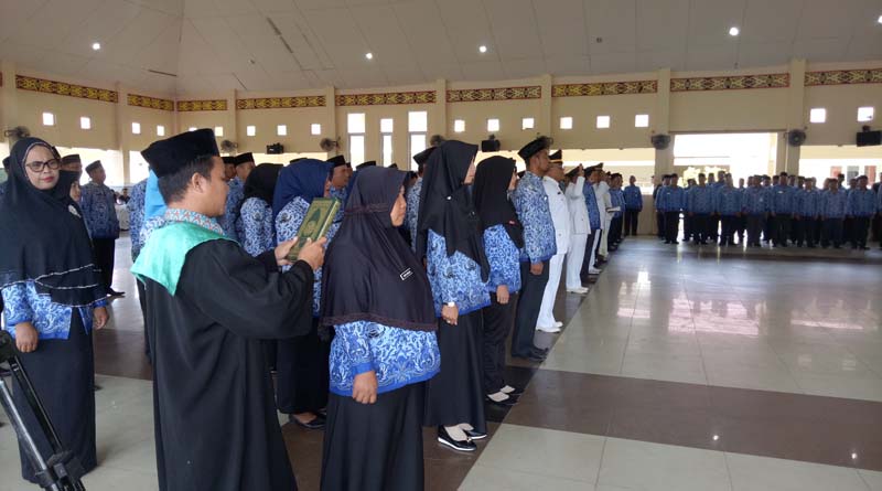 Pengambilan sumpah dan janji jabatan pejabat struktural yang dilantik