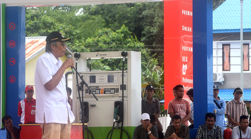 Jarot Resmikan SPBU di Nanga Mau
