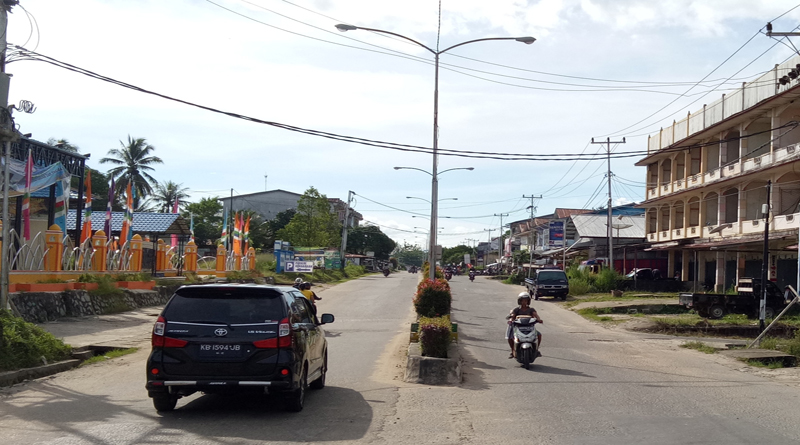 PJU yang berada di sepanjangan jalan protocol Jalan Juang Nanga Pinoh menuju ke Jalan Kota Baru yang belakangan ini tak menyala