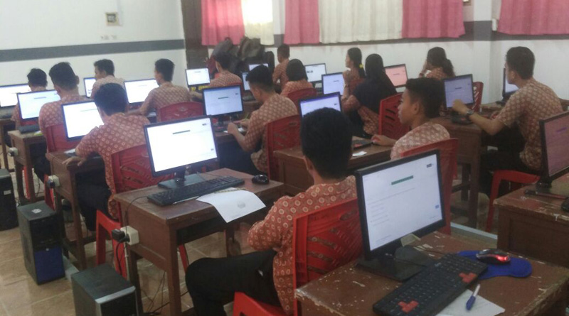 Siswa SMKN 1 Sintang Saat Mengikuti USBN-BK