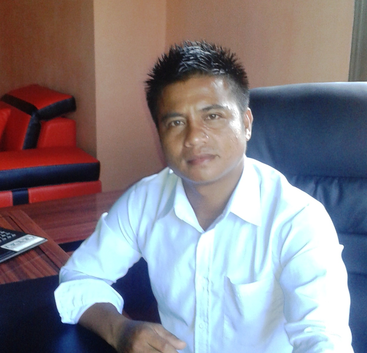 Kades Nanga Kompi, Embang