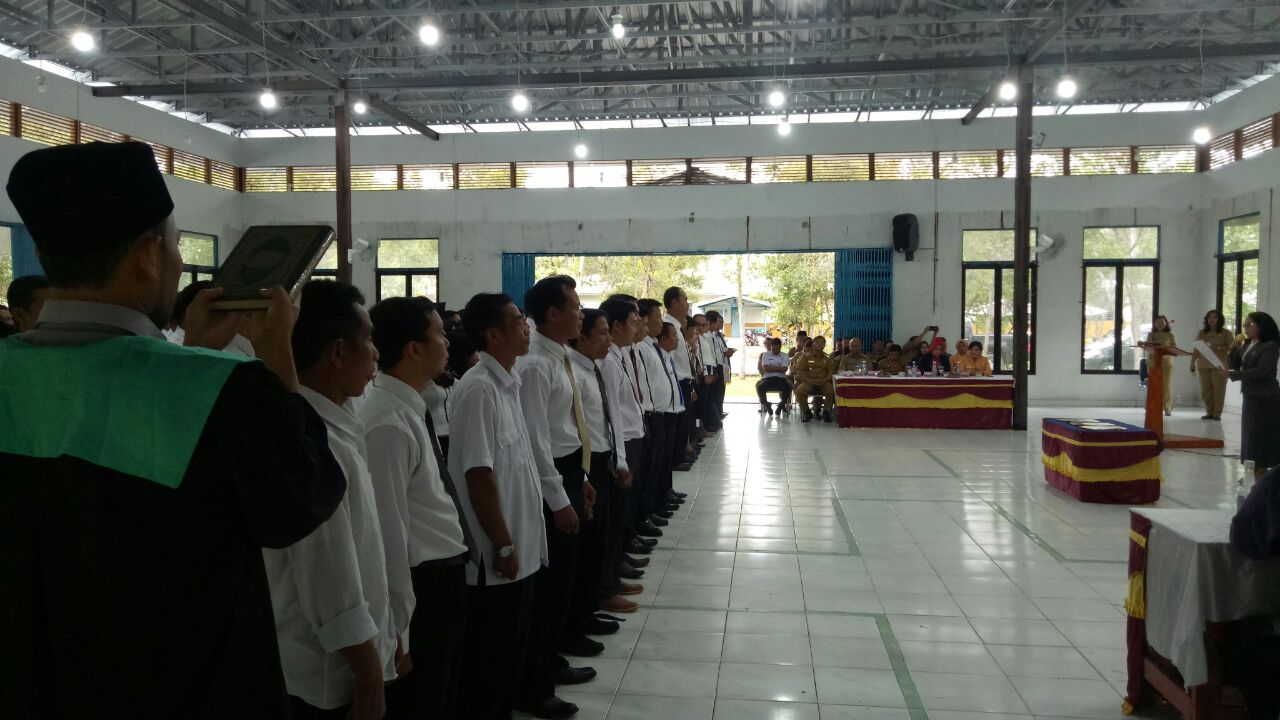 Pengambilan sumpah dan janji jabatan kepada anggota PPK dan PPS yang dilantik---kalimantan-news.com