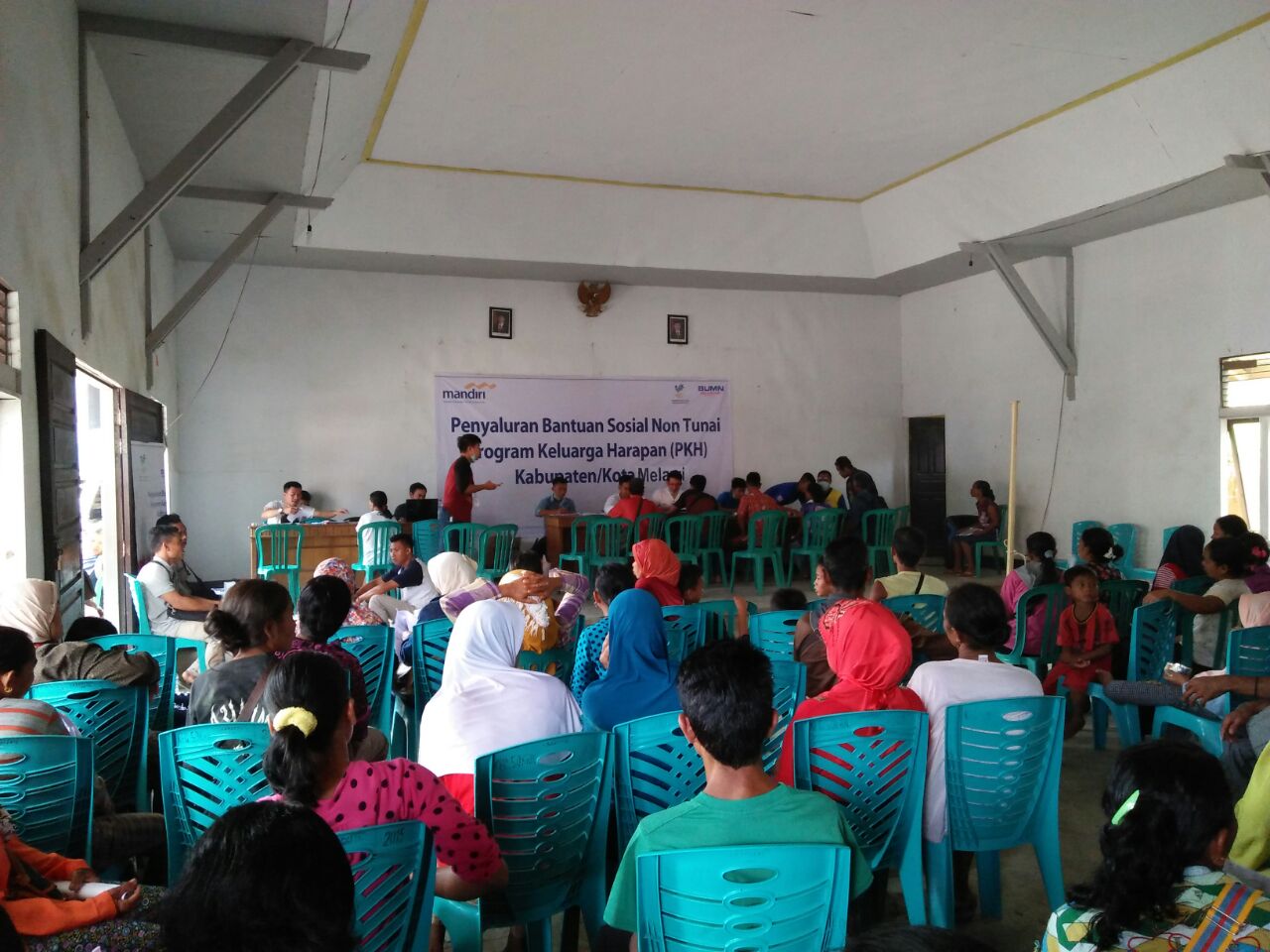 Penyaluran Bansos PKH yang dilakukan Bank Mandiri yang dilakukan dengan jemput bola ke Kecamatan-kecamatan---Istimewa