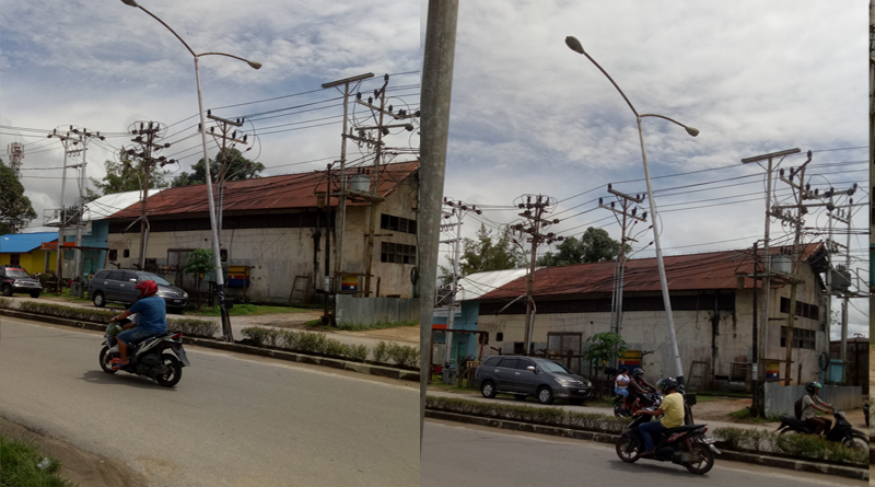 Tiang PJU berada di depan Pos Lantas Nanga Pinoh yang miring dan nyaris tumbang. Kondisi ini sudah sejak lama terjadi, namun belum juga ada tindakan perbaikan dari Pemkab Melawi--kalimantan-news.com