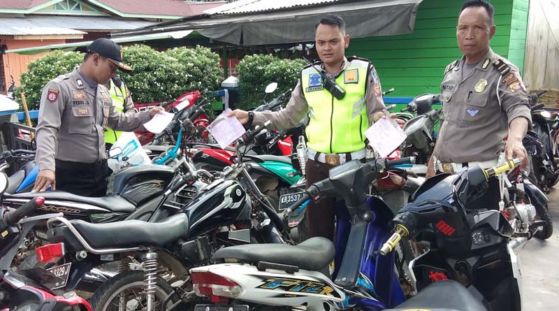 Sejumlah kendaraan roda dua yang teerjading dalam Operasi Patuh Kapuas 2018
