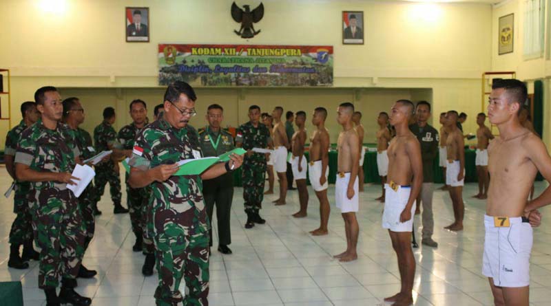 Mayor Jenderal TNI Achmad Supriyadi pimpin Sidang Pemilihan Calon Tamtama Prajurit Karier TNI Angkatan Darat