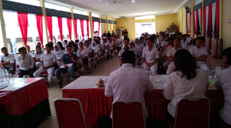 Wakil Bupati Sintang, Askiman di dampingi Direktur RS AM Djoen Sintang, dr Rosa Saat Audensi Dengan 131 Tenaga Magang Medis