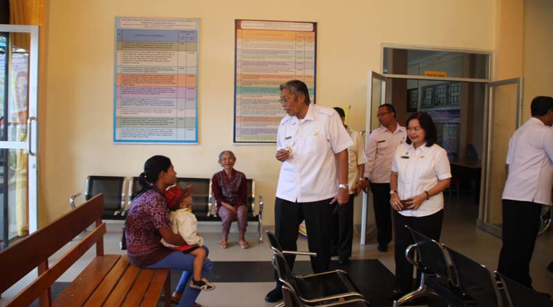 Bupati Sintang Saat Sidak Pasca Cuti Bersama