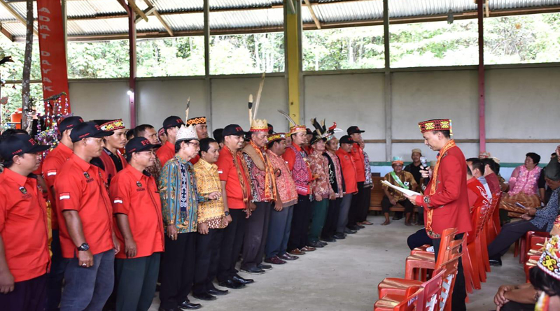 Ketua DAD Kabupaten Sintang, jeffray Edward Melantik Pengurus DAD dan FPD Kecamatan Sepauk