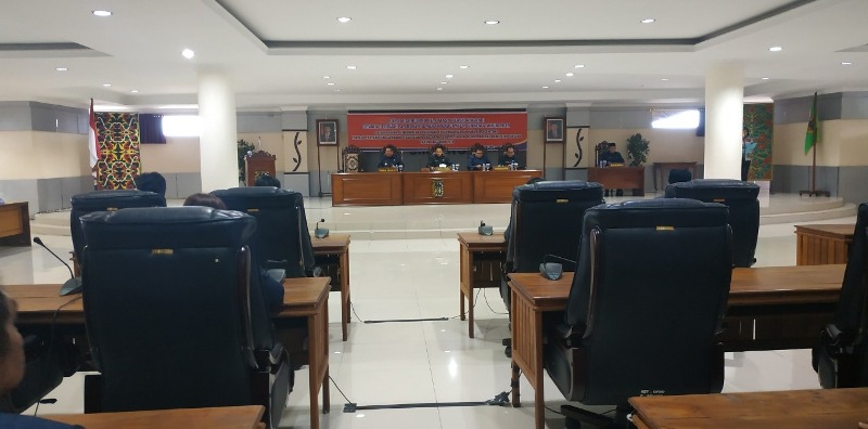 Rapat Paripurna DPRD Sintang