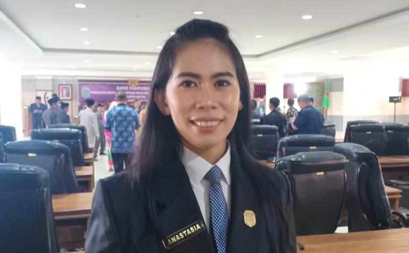 Anggota DPRD Sintang, Anastasya