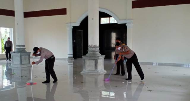 Bhakti Sosial Yang di Gelar Oleh Personil Polsek Belimbing 