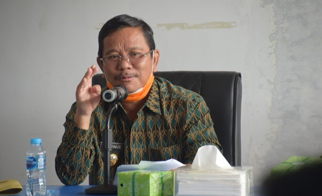 Bupati Sekadau Rupinus hadiri Presentasi Laporan Akhir Pekerjaan Jasa Konsultansi Perencanaan Jalan Sudirman Kecamatan Nanga Mahap dan Jalan SP- 2 Kumpang Ilong