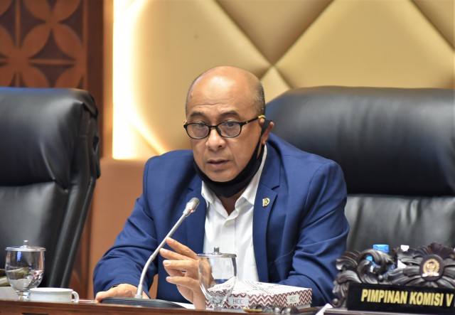 Wakil Ketua Komisi V DPR RI Syarief Abdullah Alkadrie dalam Rapat Kerja dengan Menteri Desa PDTT, Menteri Perhubungan dan Menteri PUPR bahas Tindak Lanjut Hapsem BPK Semester I dan II Tahun 2019 di Gedung DPR RI, Senayan, Rabu (15/7/2020). Foto : Runi/Man