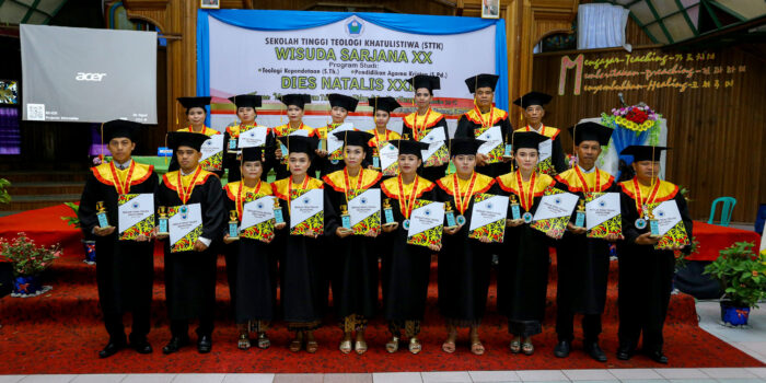 Wisuda STTK Sintang