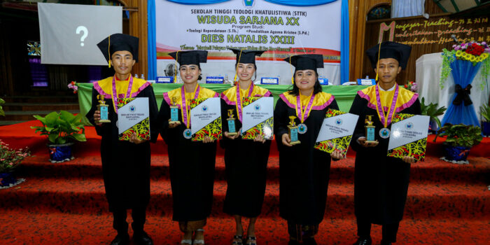 Wisuda STTK Sintang