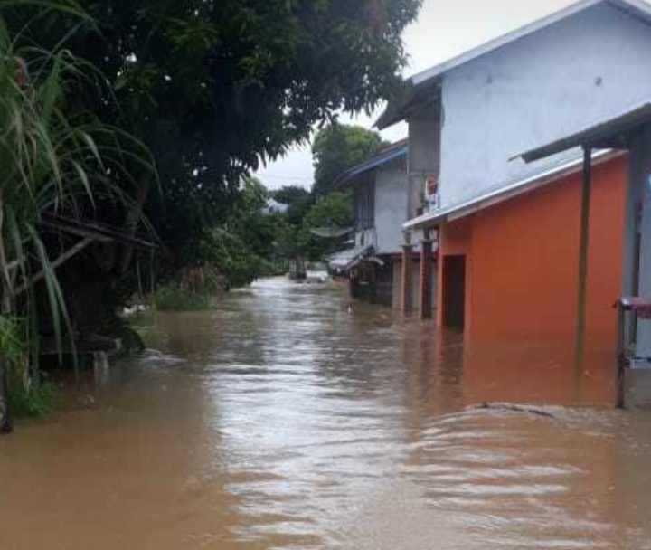 Perumahan warga di Sokan yang terendam banjir. (Ist) 