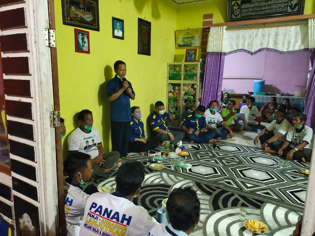 Panji saat menyampaikan visi misi PANAH dalam kampanye terbatas yang dilaksanakan di Desa Tekaban. (Ist) 