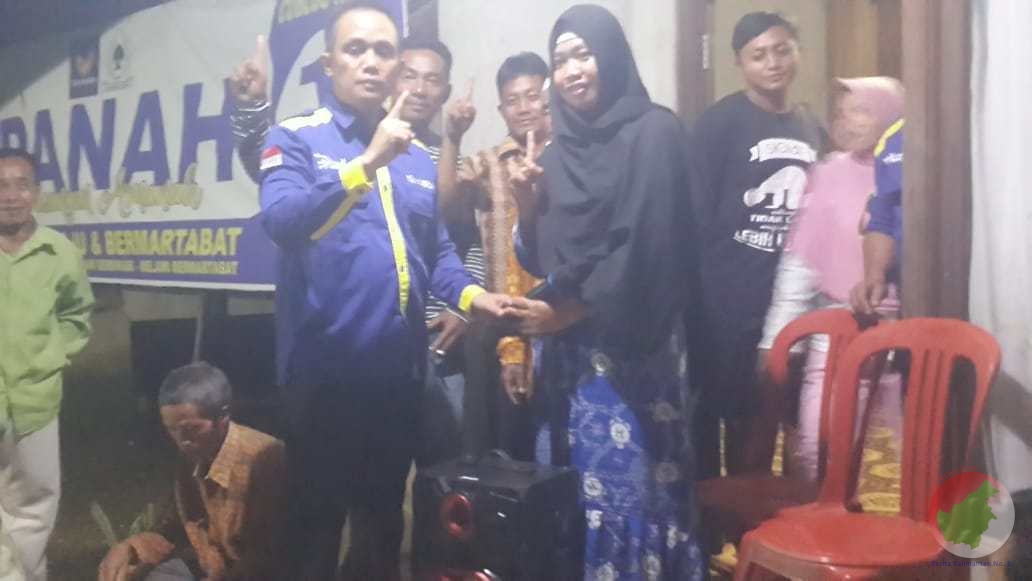 Sejumlah warga Desa Sungai Pinang saat menyatakan dukungannya ke PANAH. (Ist) 