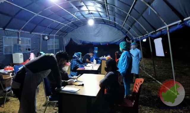 Petugas Saat di Posko Sepulut