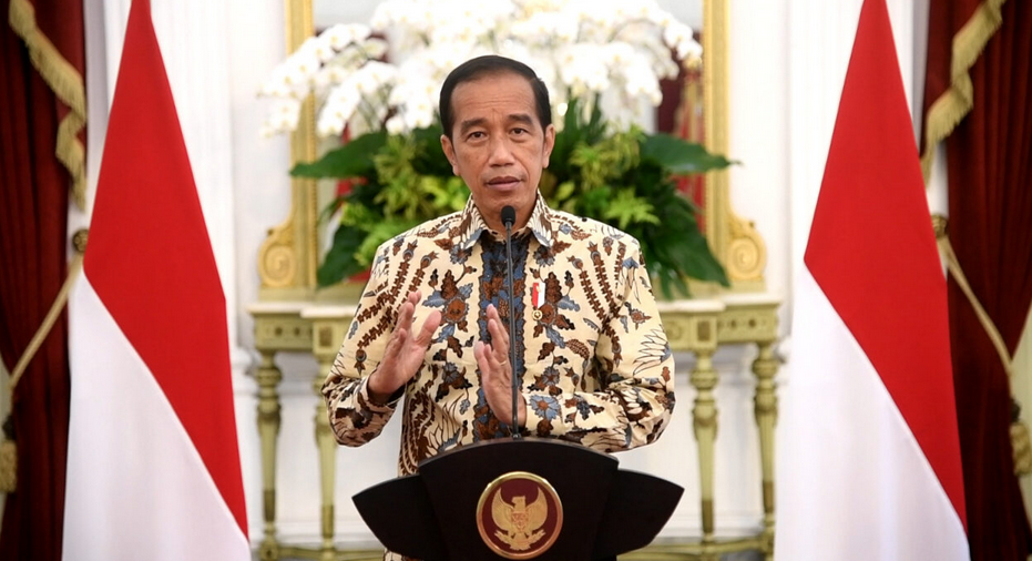 Presiden Joko Widodo memberikan keterangan terkait Kebijakan Pelaku Perjalanan Luar Negeri (PPLN) dan Panduan Protokol Kesehatan Ramadan dan Idulfitri 1443 H, di Istana Merdeka, Jakarta, Rabu, 23 Maret 2022. Foto: BPMI Setpres