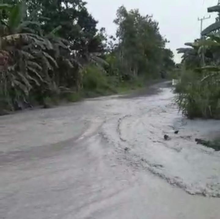 Akibat tanggul jebol, limbah PT KPUC bikin resah warga