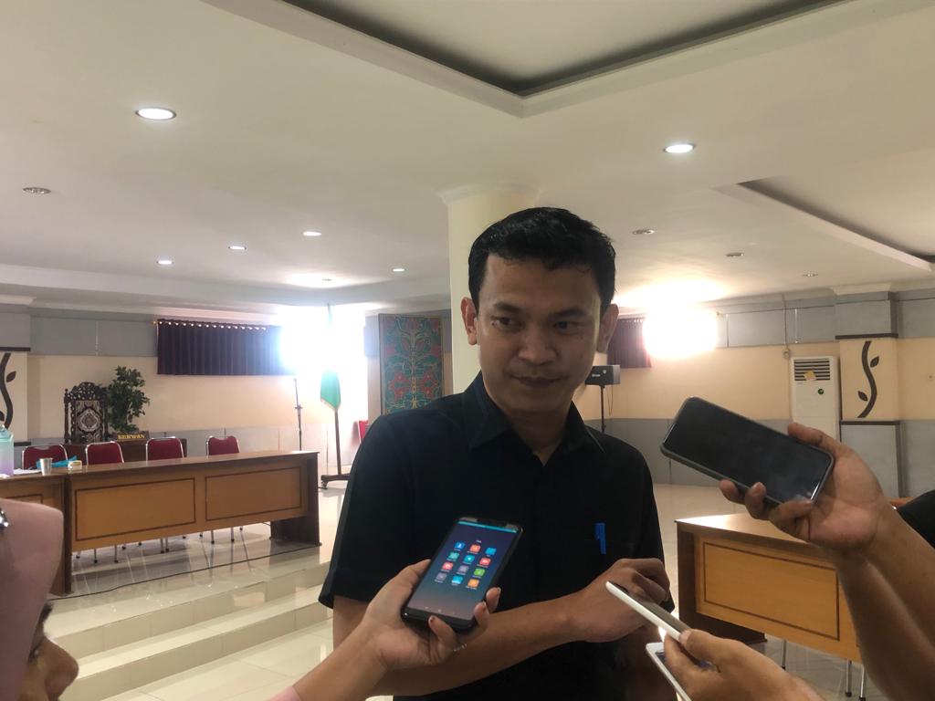 Ketua DPRD Sintang, Florensius Ronny