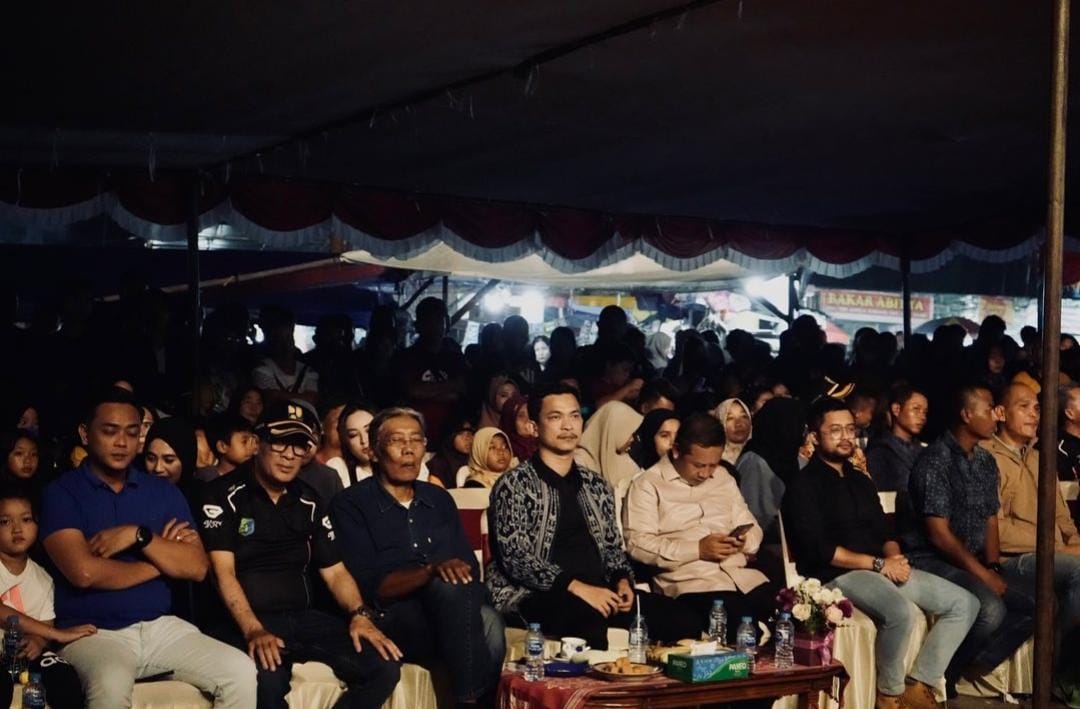 Ketua DPRD Sintang, Florensius Ronny saat menghadiri malam penutupan Festival Kelam Tourism