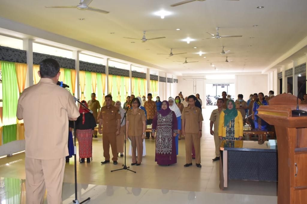 Wakil Bupati Sintang, Melkianus mengukuhkan Kelompok Kerja (POKJA) dan Bunda PAUD Kabupaten Sintang Periode 2022-2025 di Langkau Kita, Rumah Dinas Jabatan Wakil Bupati Sintang, Selasa 10 Januari 2023.