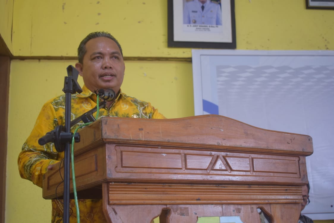 Wakil Bupati Sintang, Melkianus.