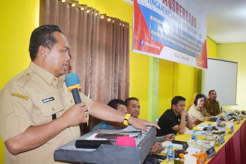 Wakil Bupati Sintang, Melkianus.