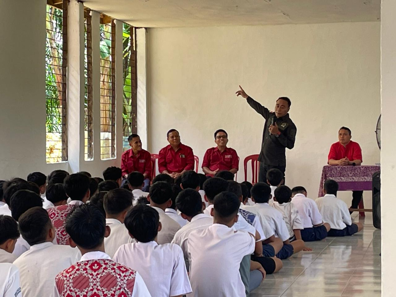 Generasi muda di Kabupaten Sanggau diminta untuk terus belajar dan berproses serta meningkatkan kualitas diri agar kelak dapat menghadapi era teknologi digital.