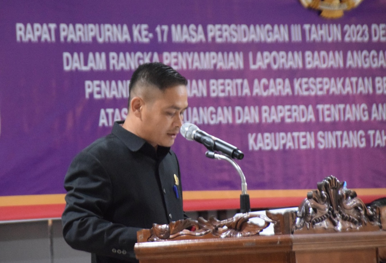 Juru Bicara Badan Anggaran Dewan Perwakilan Rakyat Daerah (DPRD) Kabupaten Sintang, Herinius Laka