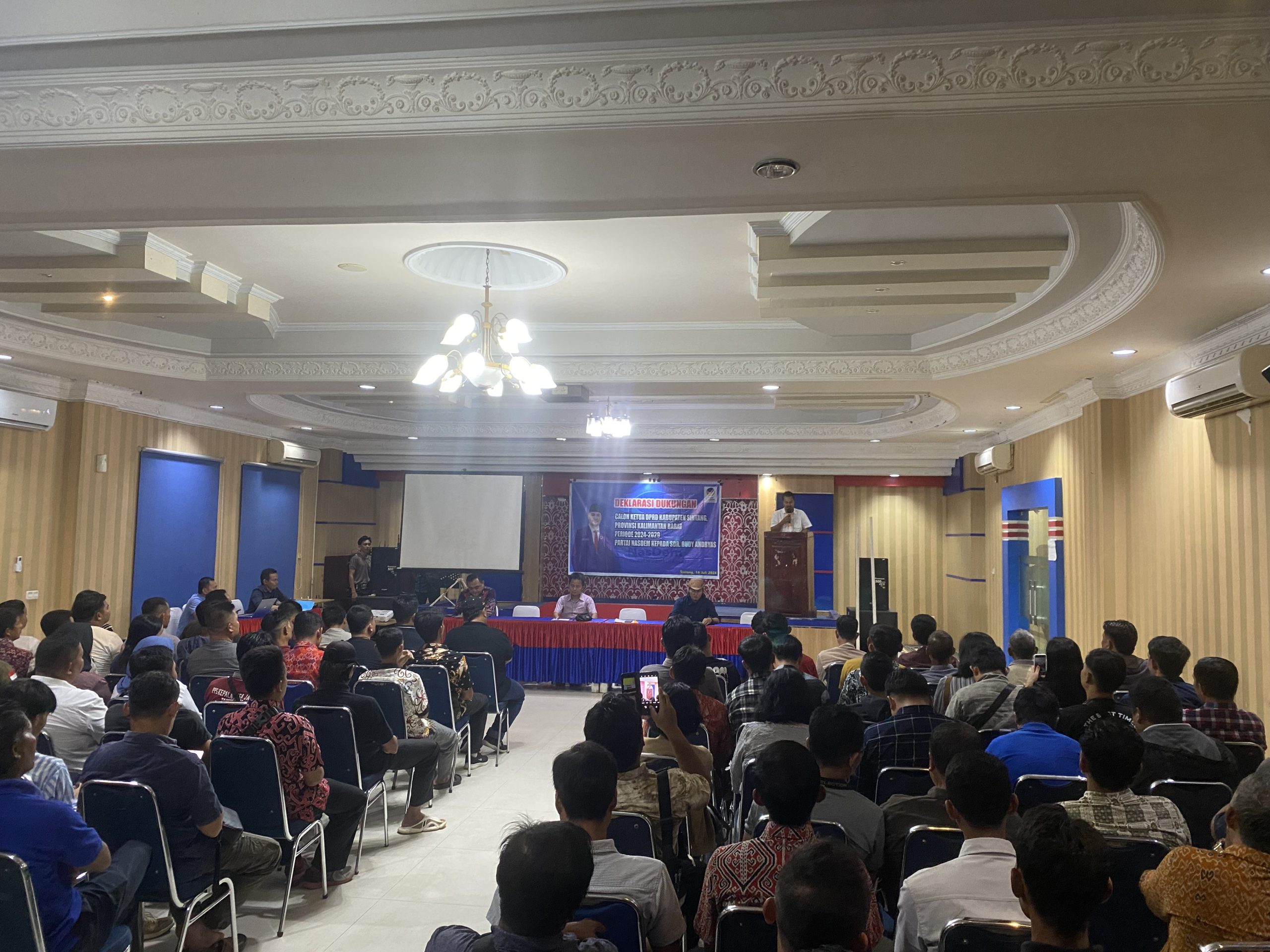 Ratusan Kades, BPD, Ormas, Tomas, Simpatisan dan Relawan.