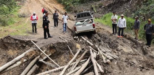 Wagub Kaltara Tinjau Kerusakan Infrastruktur di Perbatasan Apau Kayan