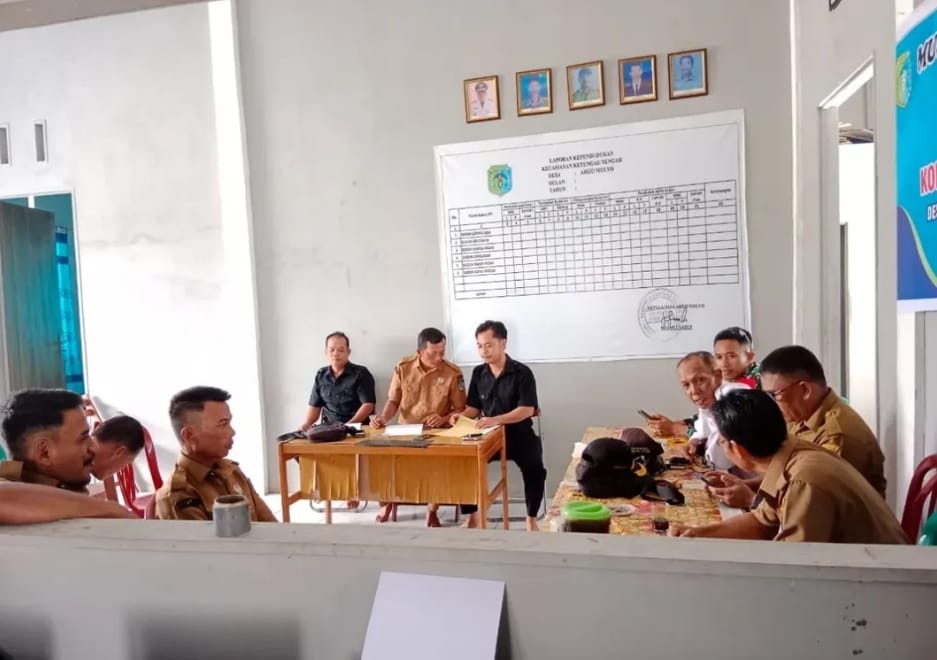 Musyawarah Desa Khusus (Musdesus) Dalam rangka sosialisasi pembentukan Koperasi Merah Putih, di Desa Argomulyo Rabu (28/05/2025)