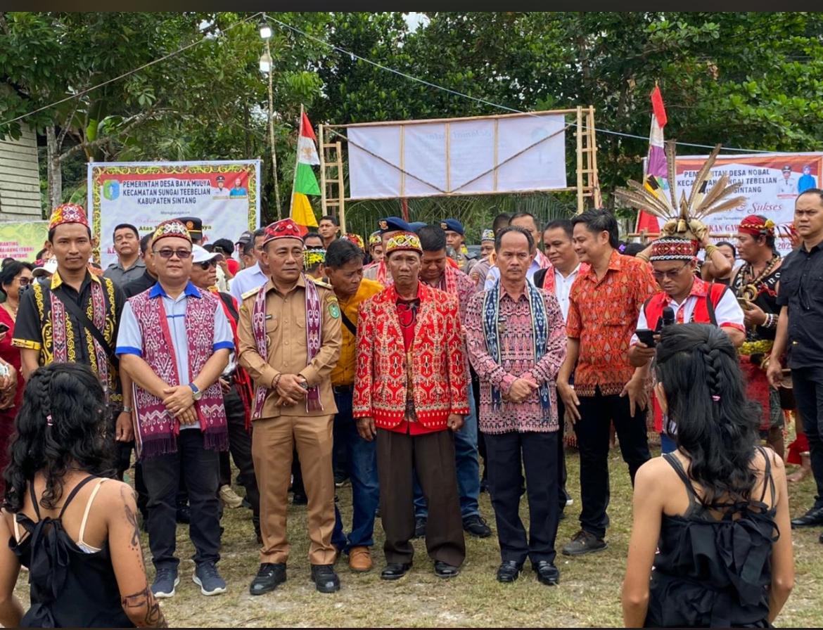 Markus Jembari Hadiri Gawai Dayak Ketemenggungan Linoh Dakan Gandis ke-IX