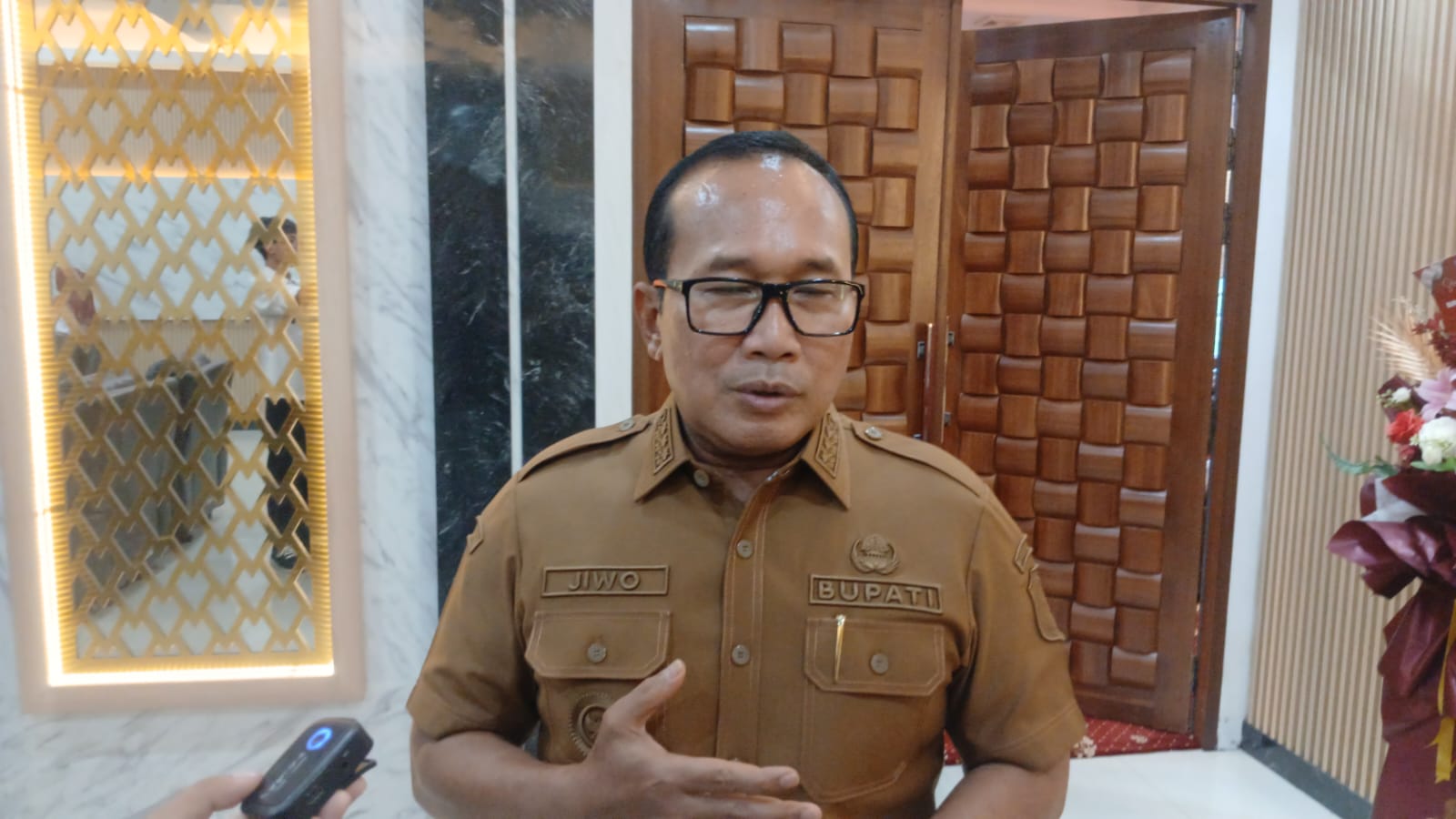 Bupati Kubu Raya, Sujiwo