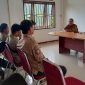 Kepala Dinas Sosial bersama Kepala Bidang Sosial saat bersilaturahmi dan konsolidasi bersama anggota Tagana Melawi. (Dedi Irawan)