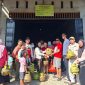 Terlihat warga sangat antusias menerima penyaluran LPG 3 kg dengan harga sesuai ketentuan. (Dedi Irawan)