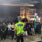 Puluhan pengendara kendaraan bermotor menggunakan kenalpot brong saat diberi arahan oleh pihak Polres Melawi. (Ist) 