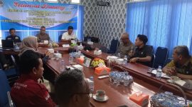 Komisi III DPRD Melawi saat melakukan kunjungan kerja ke kantor PDAM Tirta Melawi, Kamis (12/2/2026). (Dedi Irawan)