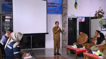 Bupati Sintang Harap Perumda Tirta Senentang Bisa Raih Keuntungan