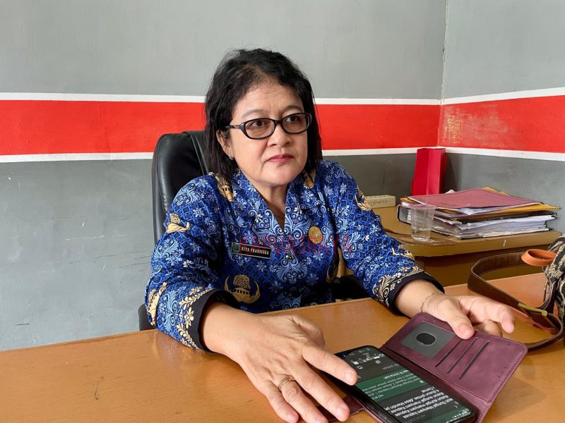 Camat Kelam Permai Rita fransiska