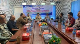Bimbingan Teknis (Bimtek) Keterbukaan Informasi Publik yang digelar Perumdam Tirta Melawi berlangsung serius dan fokus, Kamis (23/4/2026).