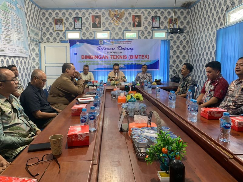 Bimbingan Teknis (Bimtek) Keterbukaan Informasi Publik yang digelar Perumdam Tirta Melawi berlangsung serius dan fokus, Kamis (23/4/2026).