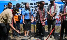 Resmikan Jaringan Air Bersih di Desa Setungkup, Bupati Sintang Minta Jaringan Dijaga dan Diperluas
